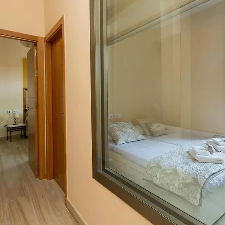 3 Bedrooms In The Historic Center By The River Apartment *