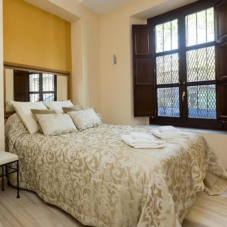 Apartment 3 Bedrooms In The Historic Center By The River Seville