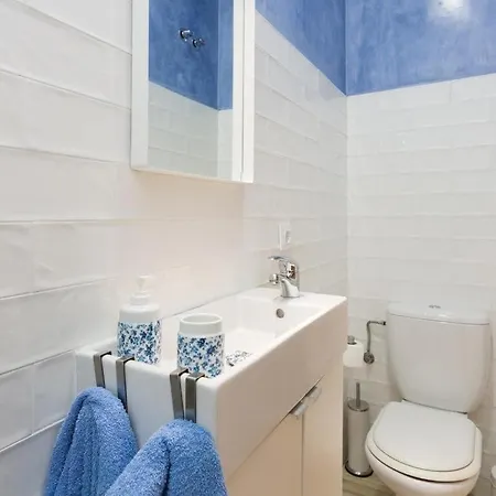 3 Bedrooms In The Historic Center By The River Apartment