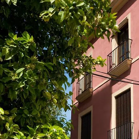 3 Bedrooms In The Historic Center By The River Apartment *